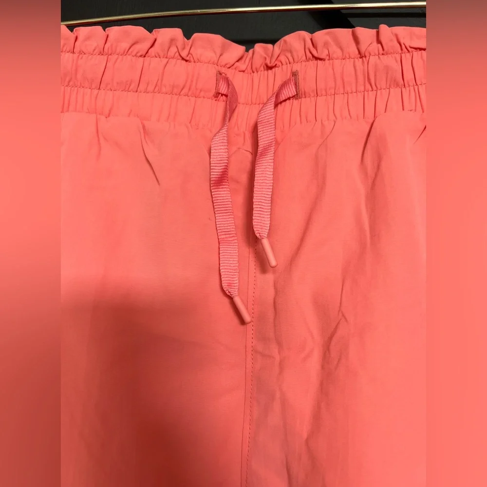 All In Motion High-Rise Resort Shorts 4.25” Bundle of 2 in Pink & White, Size L